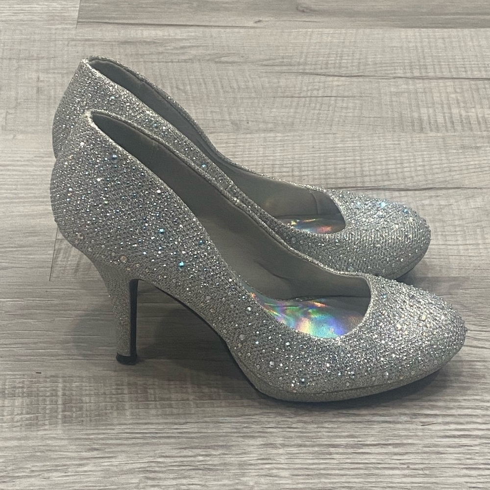 Hot Tomato Women’s Fireworks Pumps Size 7